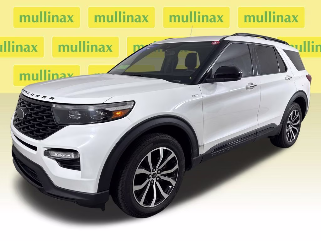 2023 Star White Metallic Tri-Coat Ford Explorer ST-Line 4X4 SUV
