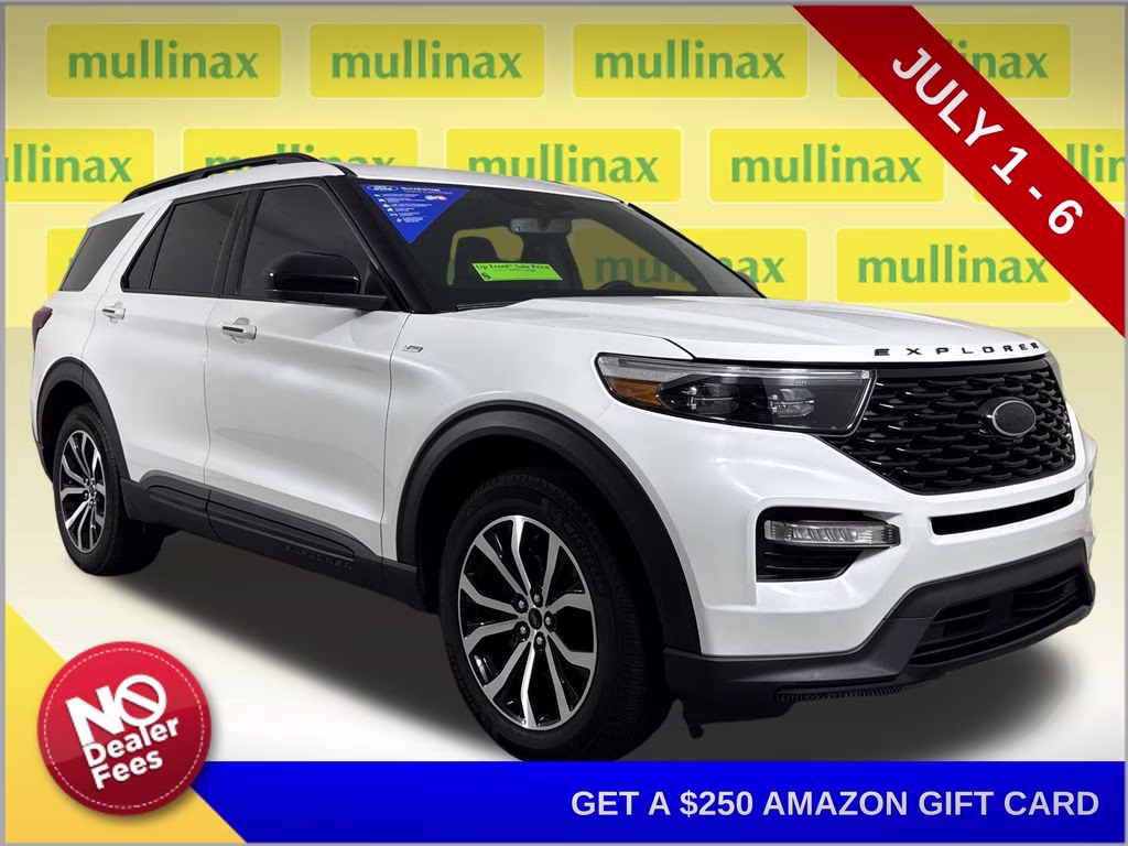 2023 Star White Metallic Tri-Coat Ford Explorer ST-Line 4X4 SUV