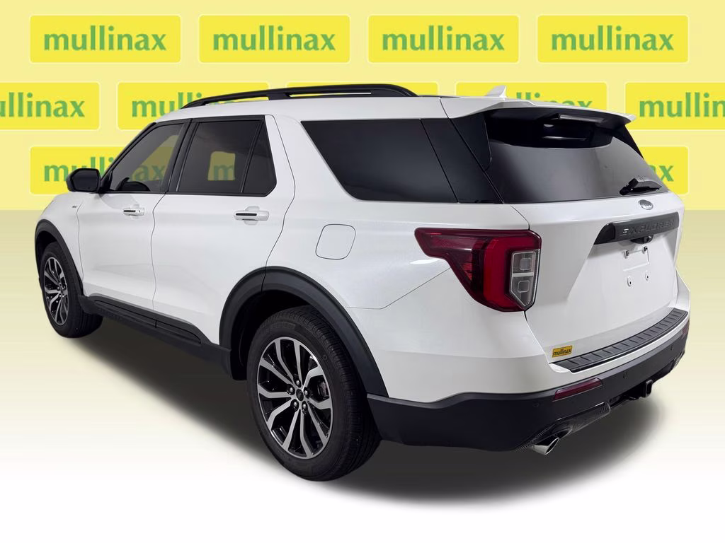 2023 Star White Metallic Tri-Coat Ford Explorer ST-Line 4X4 SUV