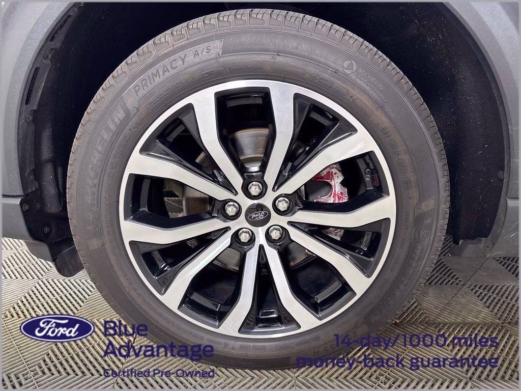 2023 Star White Metallic Tri-Coat Ford Explorer ST-Line 4X4 SUV