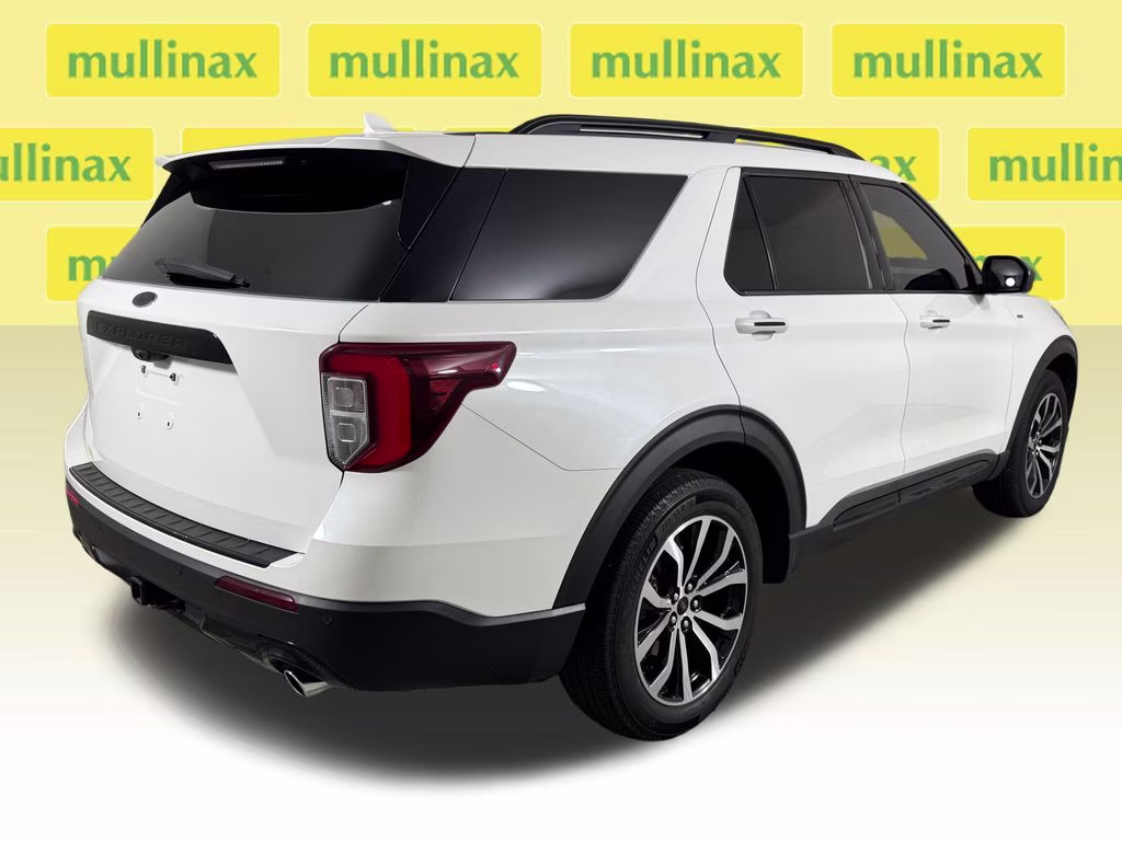 2023 Star White Metallic Tri-Coat Ford Explorer ST-Line 4X4 SUV