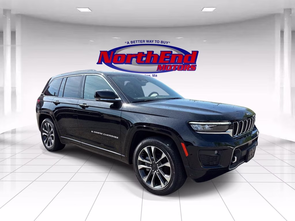2022 Diamond Black Crystal Pearlcoat Jeep Grand Cherokee Overland 4X4 SUV
