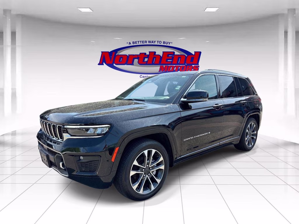 2022 Diamond Black Crystal Pearlcoat Jeep Grand Cherokee Overland 4X4 SUV