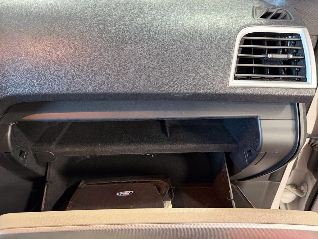 2013 White Platinum Clearcoat Metallic Ford Explorer XLT w/Dual Panel Moonroof 4X4 SUV
