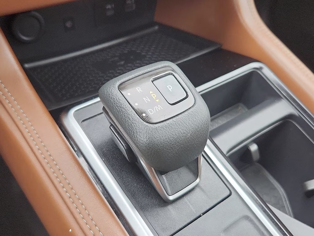 2023 Boulder Gray Pearl Nissan Pathfinder Platinum 4X4 SUV
