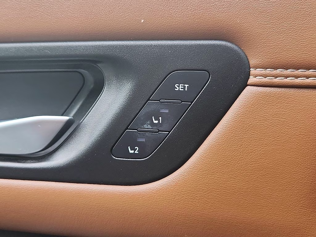 2023 Boulder Gray Pearl Nissan Pathfinder Platinum 4X4 SUV