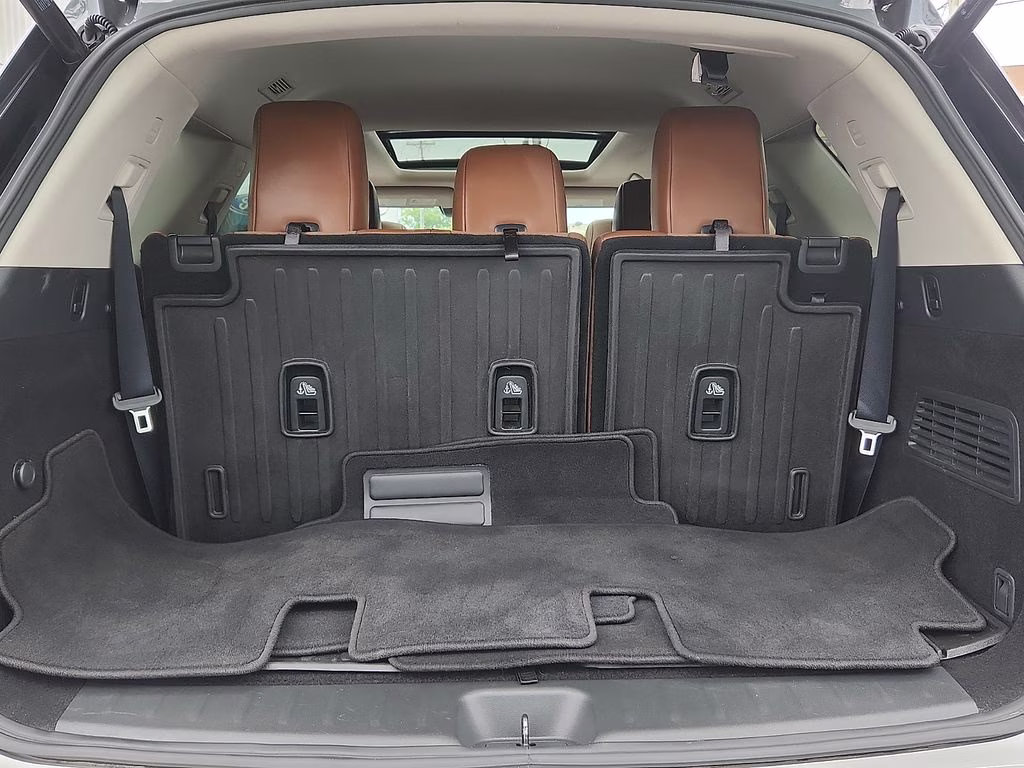 2023 Boulder Gray Pearl Nissan Pathfinder Platinum 4X4 SUV
