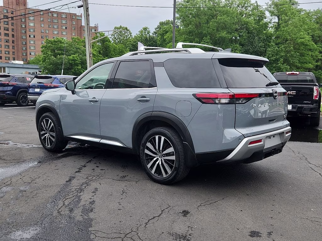 2023 Boulder Gray Pearl Nissan Pathfinder Platinum 4X4 SUV