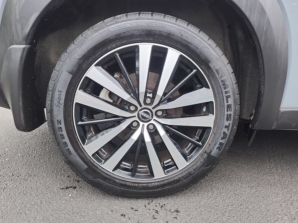 2023 Boulder Gray Pearl Nissan Pathfinder Platinum 4X4 SUV
