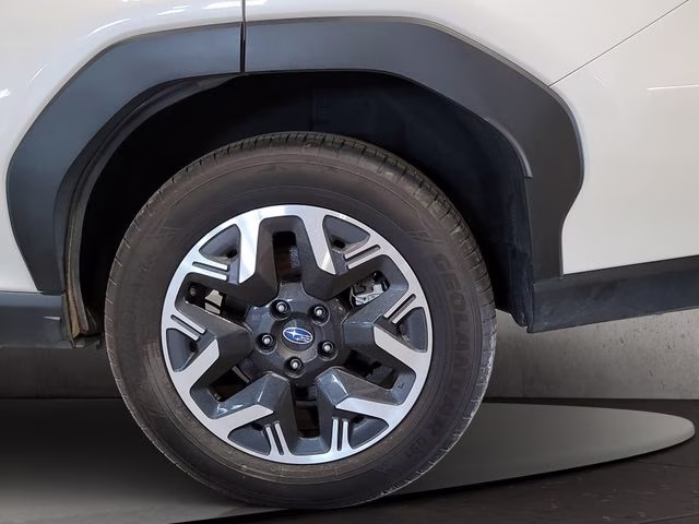 2025 Crystal White Pearl Subaru Forester Premium AWD SUV