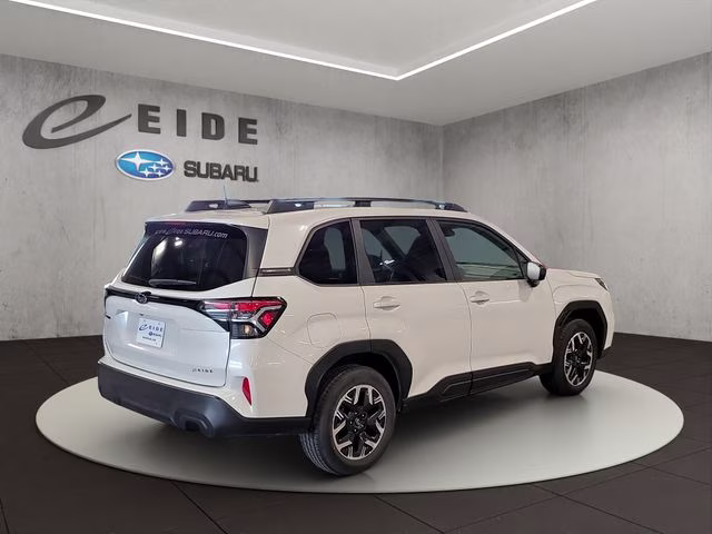 2025 Crystal White Pearl Subaru Forester Premium AWD SUV