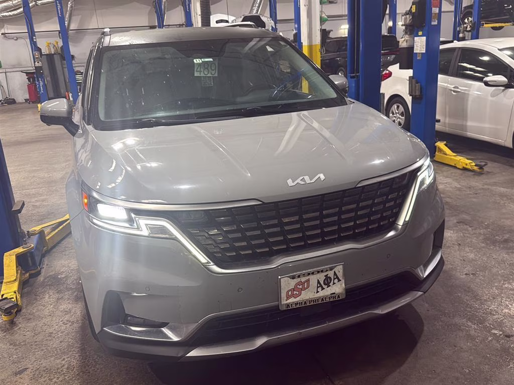 2022 Ceramic Silver Kia Carnival SX FWD Van