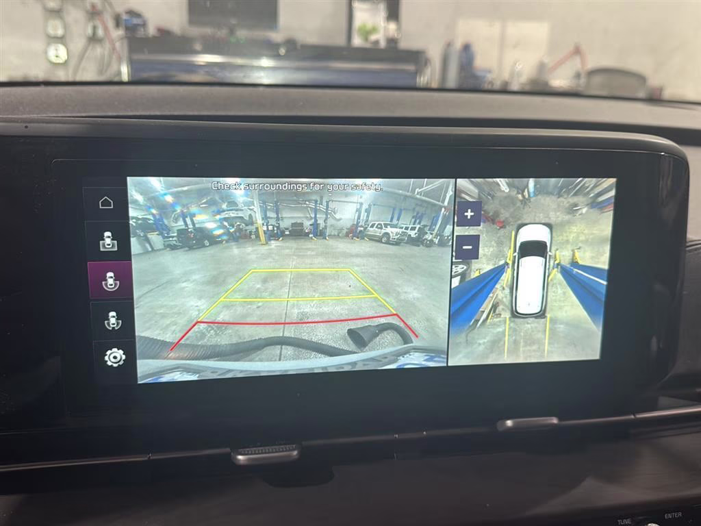 2022 Ceramic Silver Kia Carnival SX FWD Van