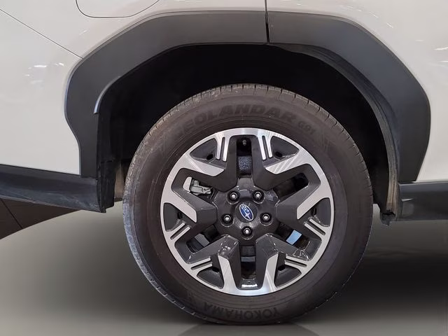 2025 Crystal White Pearl Subaru Forester Premium AWD SUV