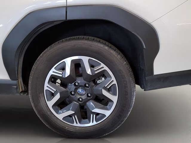 2025 Crystal White Pearl Subaru Forester Premium AWD SUV