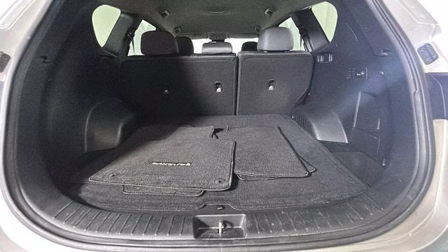 2020 Symphony Silver Hyundai Santa Fe SEL FWD SUV