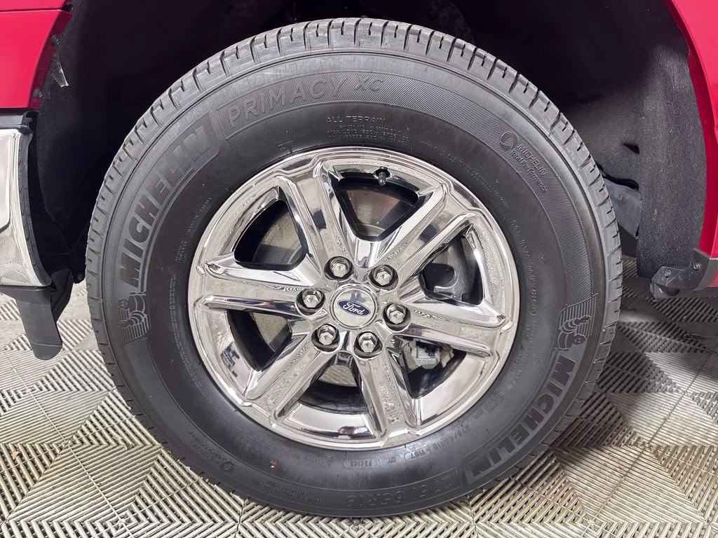 2025 Rapid Red Metallic Tinted Clearcoat Ford F-150 XLT 4X4 Truck
