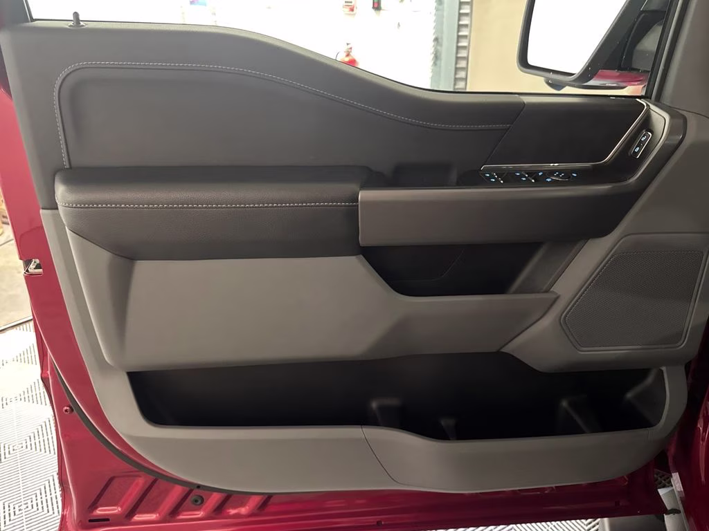 2025 Rapid Red Metallic Tinted Clearcoat Ford F-150 XLT 4X4 Truck