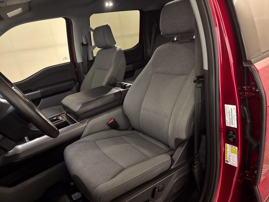 2025 Rapid Red Metallic Tinted Clearcoat Ford F-150 XLT 4X4 Truck