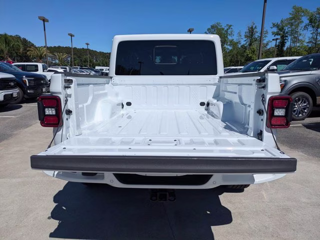 2022 Bright White Clearcoat Jeep Gladiator High Altitude 4X4 Truck