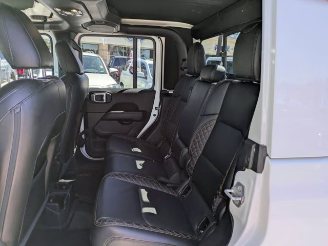 2022 Bright White Clearcoat Jeep Gladiator High Altitude 4X4 Truck