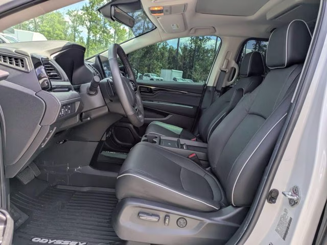 2025 Platinum White Honda Odyssey Elite FWD Van