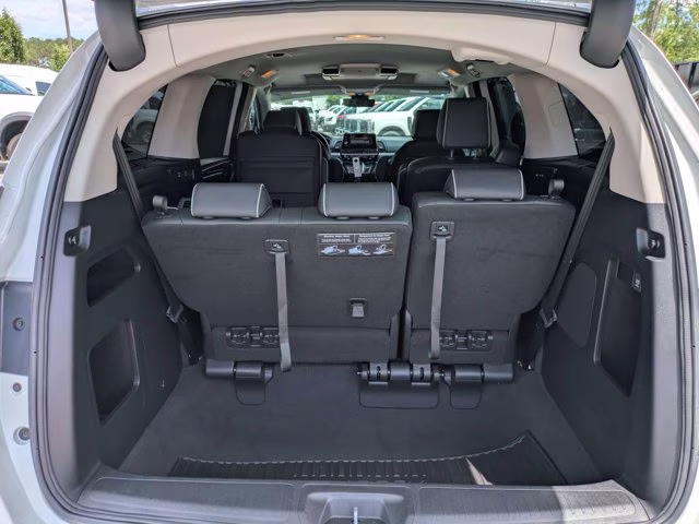 2025 Platinum White Honda Odyssey Elite FWD Van