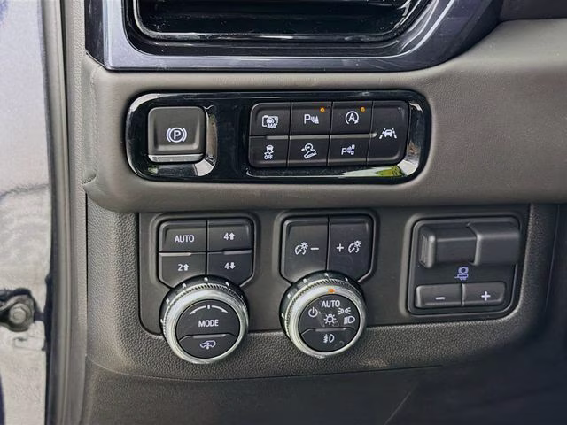 2025 Titanium GMC Yukon XL AT4 Ultimate 4X4 SUV