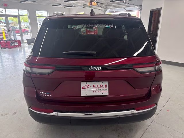 2022 Velvet Red Pearlcoat Jeep Grand Cherokee 4xe 4X4 SUV