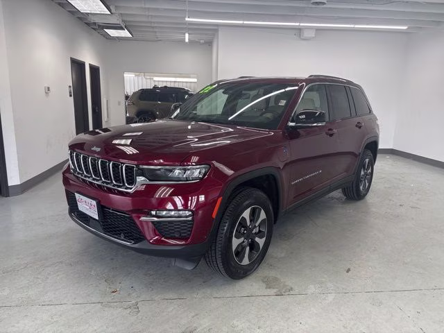 2022 Velvet Red Pearlcoat Jeep Grand Cherokee 4xe 4X4 SUV