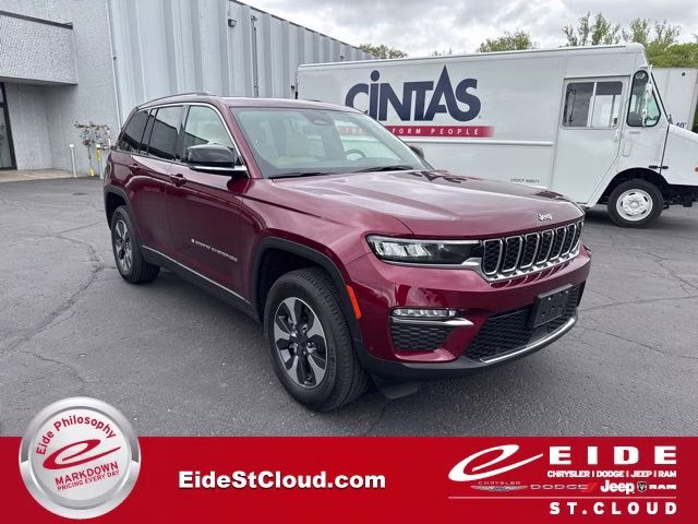 2022 Velvet Red Pearlcoat Jeep Grand Cherokee 4xe 4X4 SUV