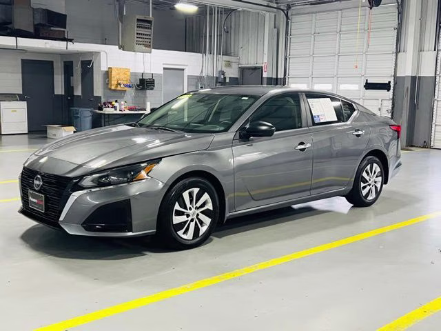 2025 Gun Metallic Nissan Altima 2.5 S FWD Sedan