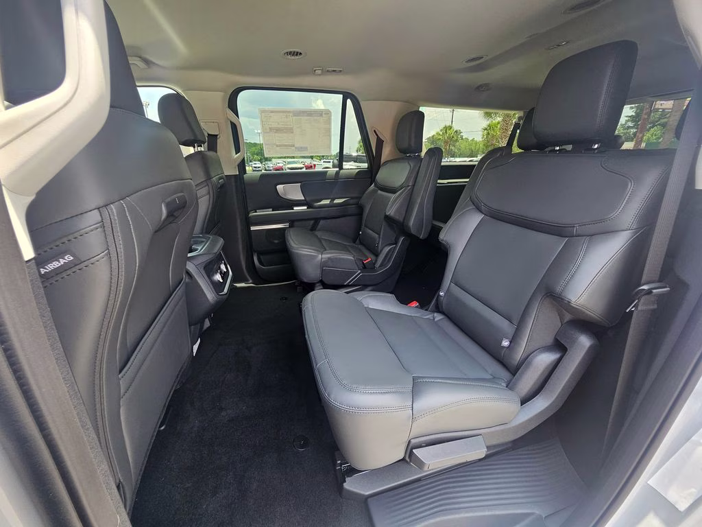 2026 Space Silver Metallic Ford Expedition Max Active RWD SUV