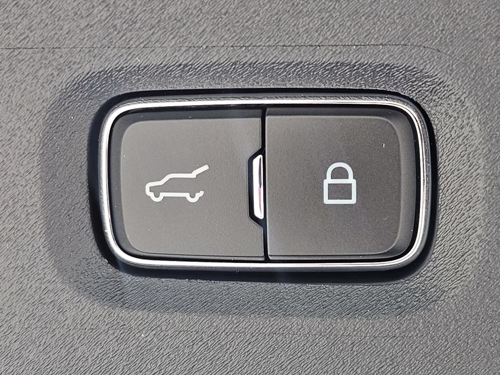2026 Space Silver Metallic Ford Expedition Max Active RWD SUV
