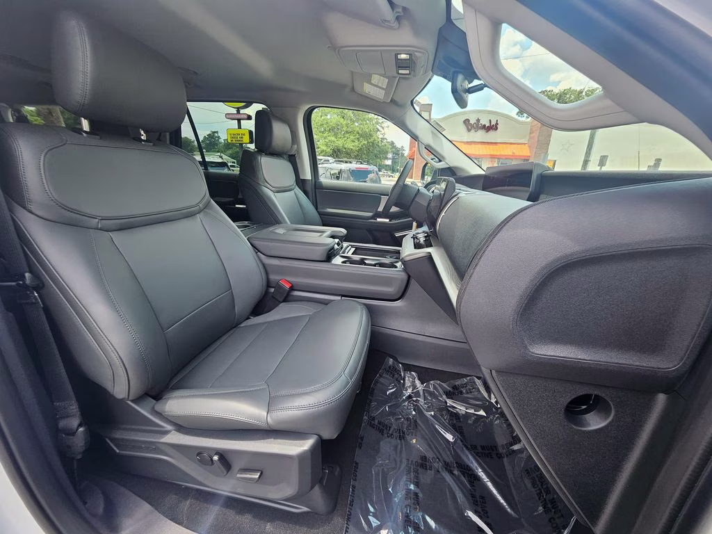 2026 Space Silver Metallic Ford Expedition Max Active RWD SUV