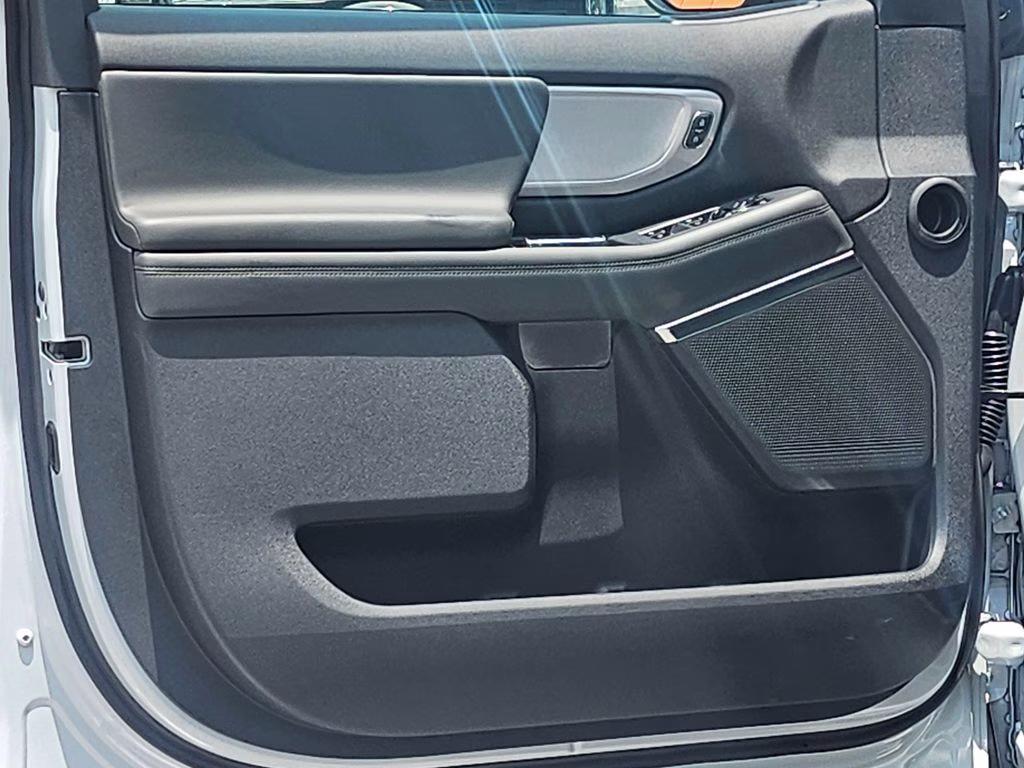 2026 Space Silver Metallic Ford Expedition Max Active RWD SUV