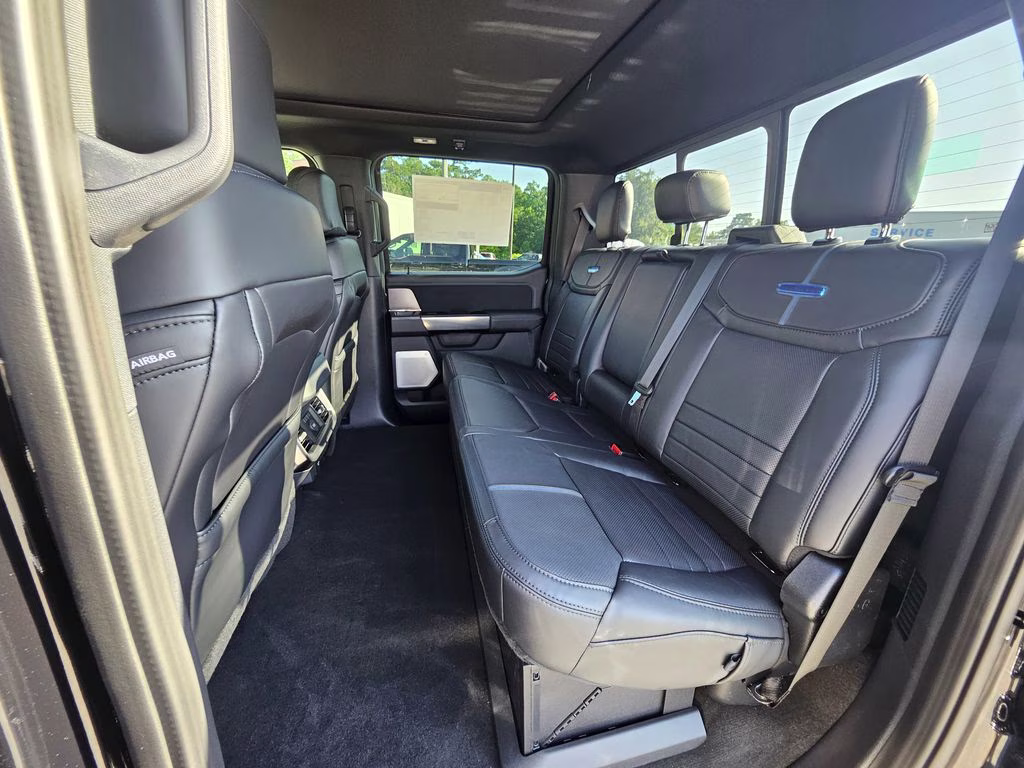 2026 Agate Black Metallic Ford Super Duty F-450 DRW Platinum 4X4 Truck