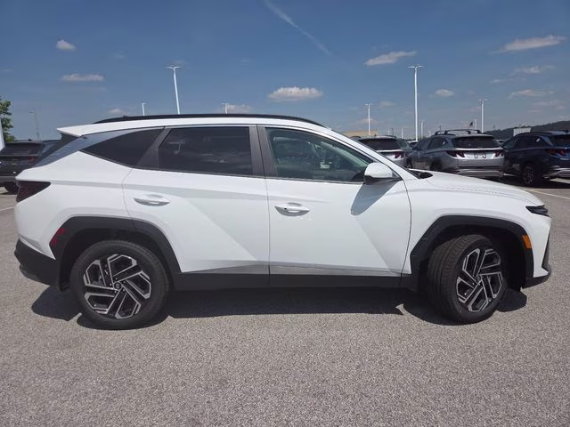 2026 White Pearl Hyundai Tucson SEL AWD SUV