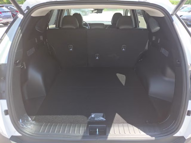 2026 White Pearl Hyundai Tucson SEL AWD SUV