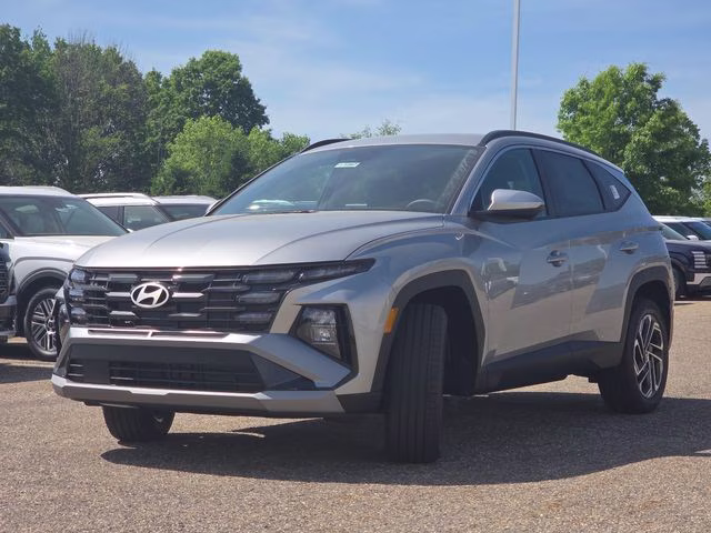 2026 Shimmering Silver Hyundai Tucson SEL AWD SUV