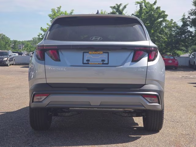 2026 Shimmering Silver Hyundai Tucson SEL AWD SUV