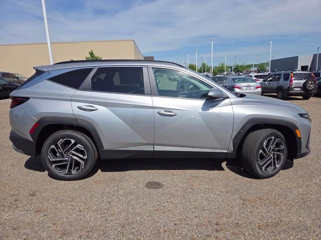 2026 Shimmering Silver Hyundai Tucson SEL AWD SUV