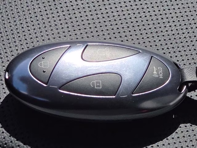 2026 Shimmering Silver Hyundai Tucson SEL AWD SUV