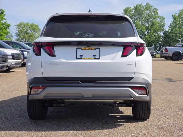 2026 White Pearl Hyundai Tucson SEL AWD SUV