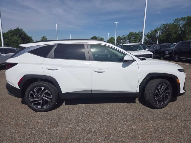 2026 White Pearl Hyundai Tucson SEL AWD SUV