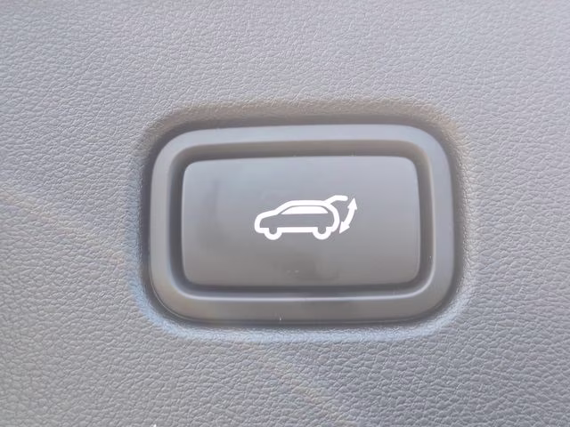 2026 Shimmering Silver Hyundai Tucson Limited AWD SUV