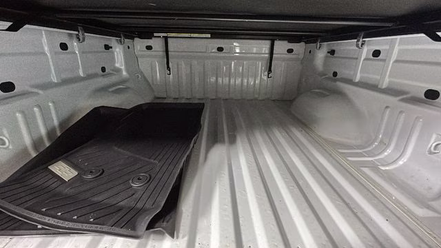 2022 Summit White Chevrolet Colorado LT RWD Truck