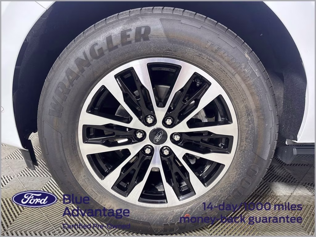 2025 Oxford White Ford Expedition Max Platinum 4X4 SUV