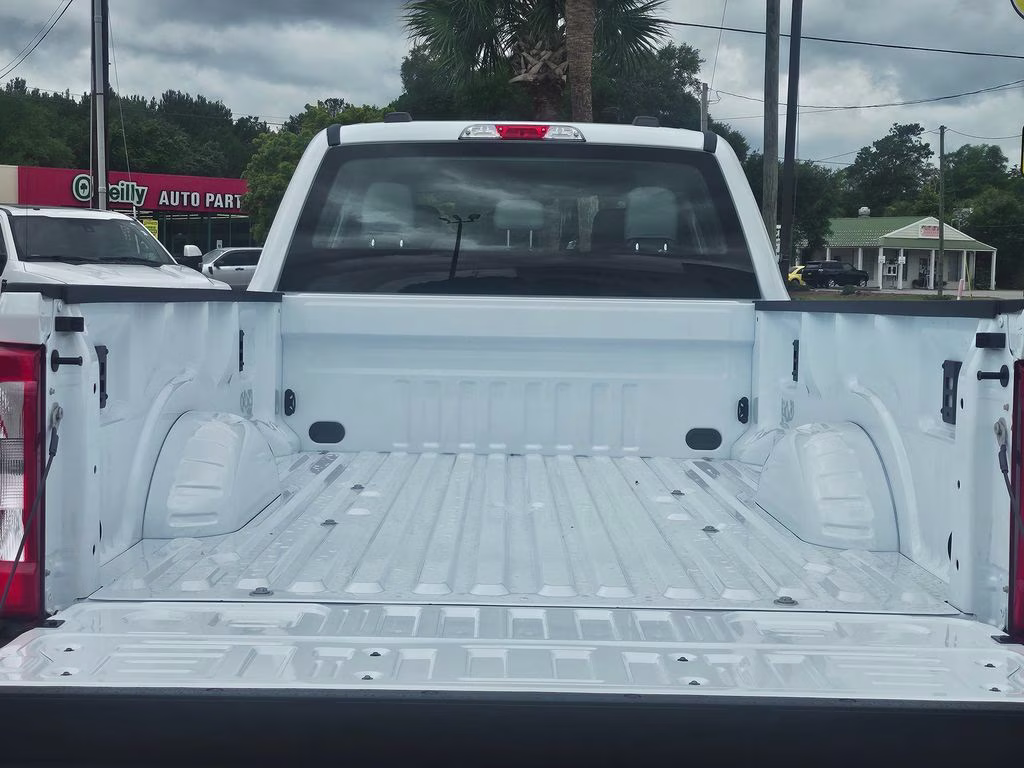 2026 Oxford White Ford Super Duty F-250 SRW XL 4X4 Truck