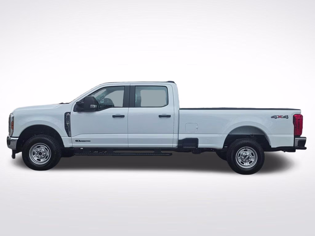 2026 Oxford White Ford Super Duty F-250 SRW XL 4X4 Truck
